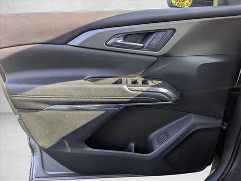 Used 2024 Chevrolet Traverse LT image 12