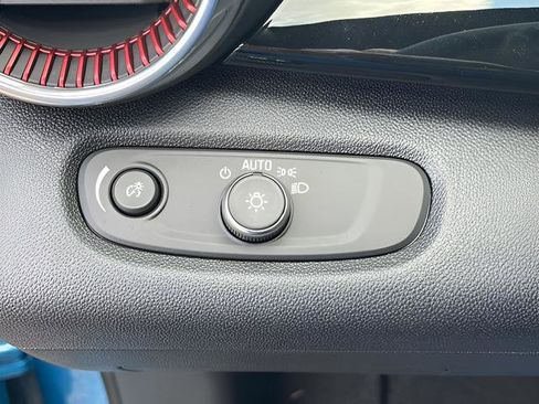 New 2026 Chevrolet Trax RS w/ Sunroof Package image 22