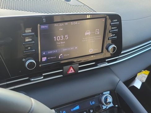 Used 2022 Hyundai Elantra SEL w/ Convenience Package FWD image 27