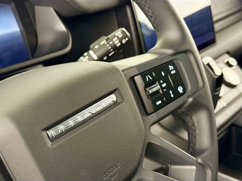 Used 2025 Land Rover Defender 110 X-Dynamic SE image 20