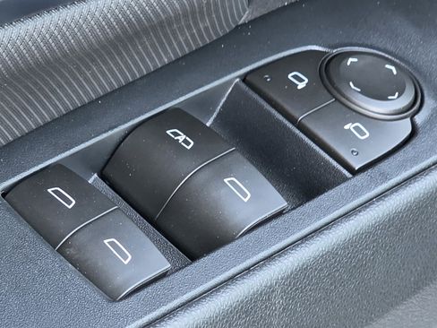 New 2026 Chevrolet Equinox EV LT w/ LPO, Blackout Package image 20