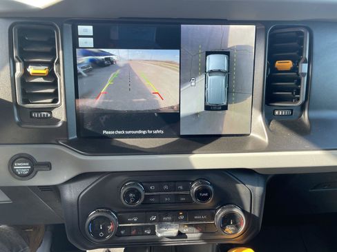 Used 2022 Ford Bronco Badlands image 19