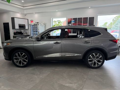 Used 2023 Acura MDX SH-AWD w/ Technology Package image 4