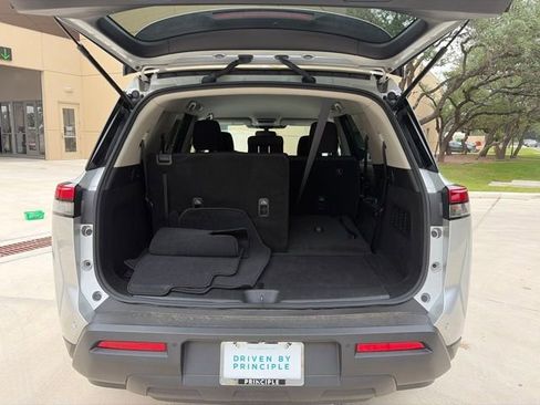 Used 2024 Nissan Pathfinder SV AWD/4WD image 4