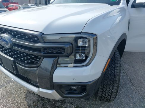 Used 2025 Ford Ranger Lariat w/ FX4 Off-Road Package AWD/4WD image 32