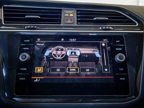 Used 2023 Volkswagen Tiguan SE R-Line image 44