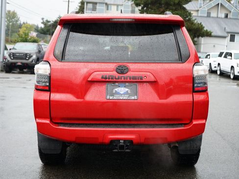 Used 2016 Toyota 4Runner SR5 image 4