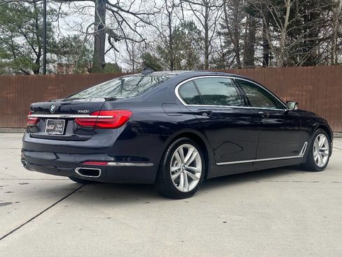 Used 2016 BMW 750i xDrive image 16