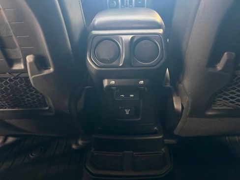 Used 2018 Jeep Wrangler Unlimited Rubicon w/ Dual Top Group AWD/4WD image 20