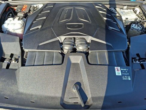 Used 2025 Porsche Cayenne S image 28