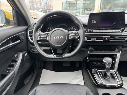 Certified 2023 Kia Seltos SX w/ SX Sunroof Package image 23