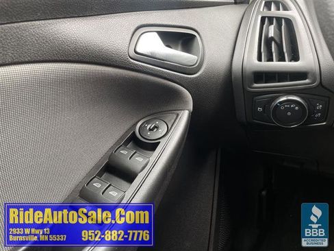 Used 2014 Ford Focus SE FWD image 32