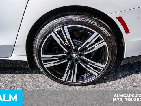 Used 2025 BMW i7 eDrive50 w/ M Sport Package RWD image 17