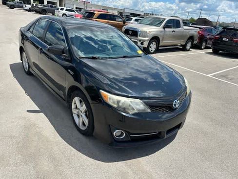 Used 2014 Toyota Camry SE w/ Moonroof Package FWD image 20