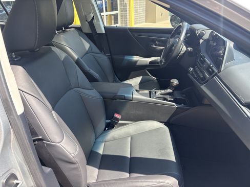 Used 2025 Lexus ES 350 w/ Premium Package FWD image 33