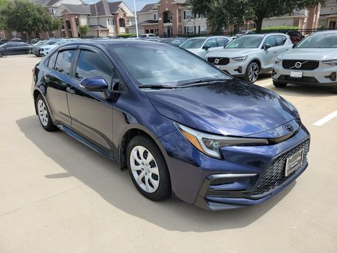 Used 2023 Toyota Corolla SE FWD image 4