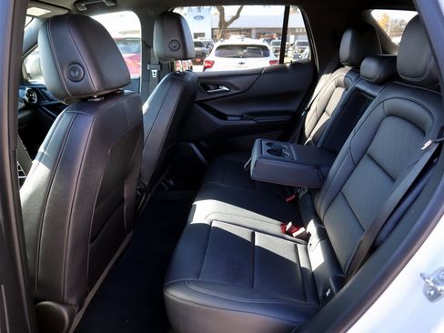 Used 2025 Chevrolet Equinox LT w/ Convenience Package II image 17