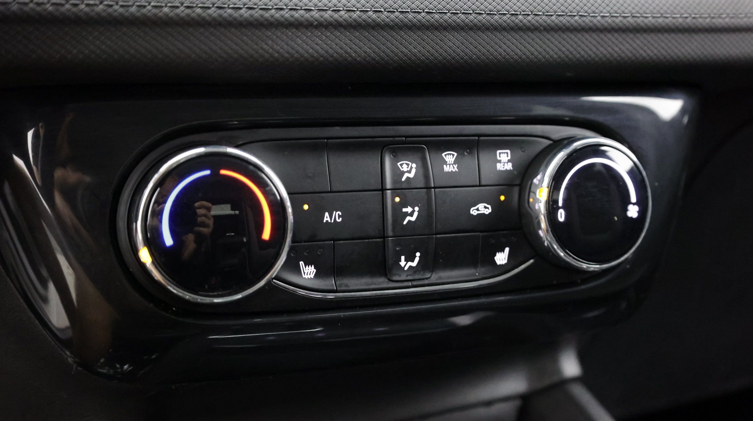 Used 2024 Chevrolet TrailBlazer LT w/ LT Cold Weather Package FWD image 22