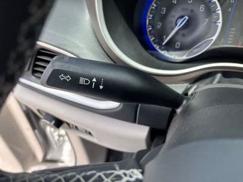 Used 2023 Chrysler Voyager LX FWD image 15