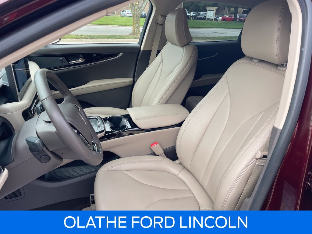 Certified 2023 Lincoln Nautilus AWD w/ Premium Package image 17