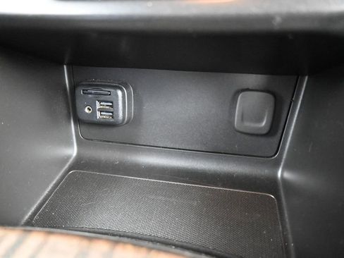 Used 2022 GMC Canyon Denali RWD image 26