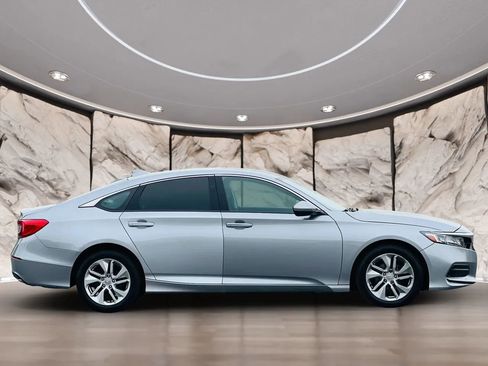 Used 2019 Honda Accord LX image 4
