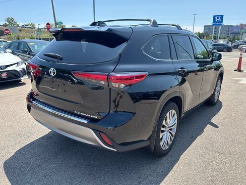 Used 2023 Toyota Highlander Platinum AWD/4WD image 9
