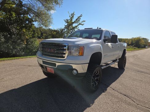 Used 2013 GMC Sierra 2500 SLE w/ SLE Preferred Package image 2
