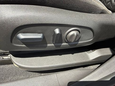 Used 2024 Chevrolet Equinox LT AWD/4WD image 25