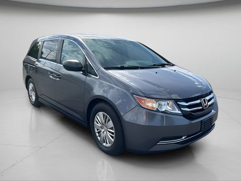 Used 2016 Honda Odyssey LX image 3