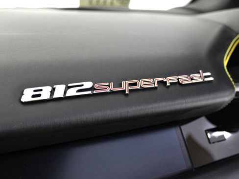 Used 2019 Ferrari 812 Superfast RWD image 41