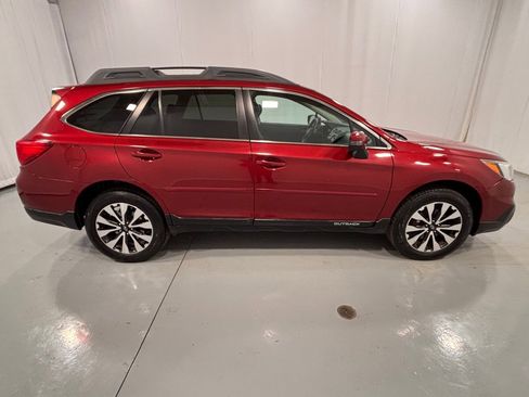 Used 2017 Subaru Outback 2.5i Limited image 4