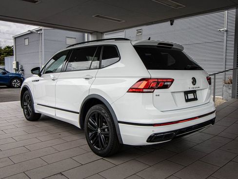 Used 2022 Volkswagen Tiguan SE R-Line FWD image 12