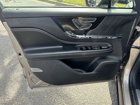 Used 2021 Lincoln Corsair FWD w/ Equipment Group 101A image 10