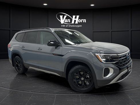 Used 2024 Volkswagen Atlas Peak Edition SEL image 41