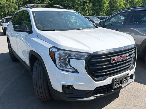 Used 2024 GMC Terrain SLT w/ Elevation Edition AWD/4WD image 31