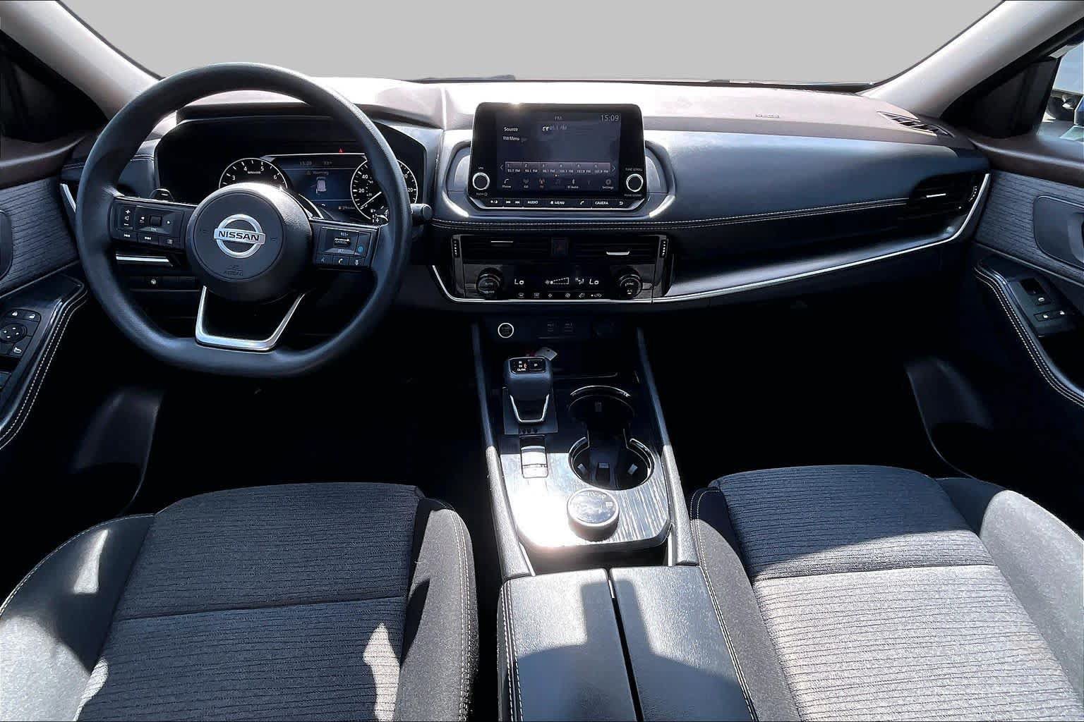 Used 2021 Nissan Rogue SV AWD/4WD image 16