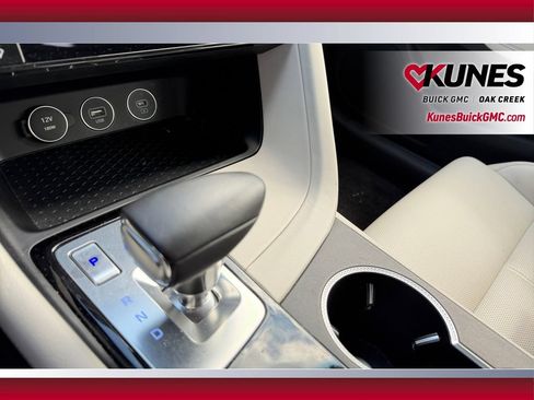 Used 2025 Genesis G70 2.5T AWD/4WD image 22