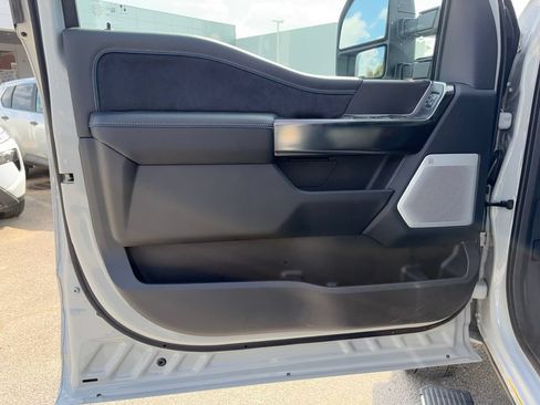 Used 2026 Ford F450 Platinum w/ FX4 Off-Road Package AWD/4WD image 22