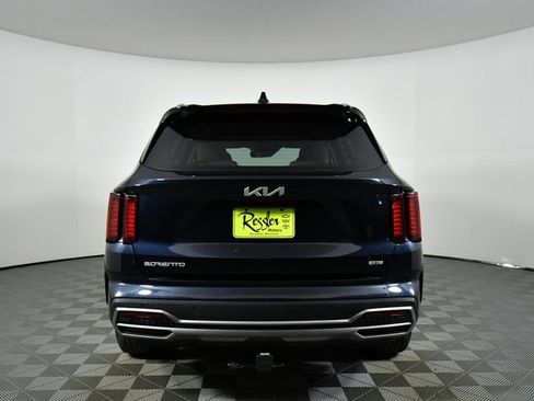 Used 2024 Kia Sorento EX image 12