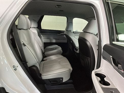Used 2025 Hyundai Palisade SEL FWD image 28