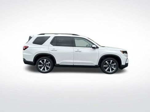 New 2025 Honda Pilot Touring image 6