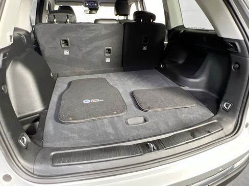 Used 2023 Jeep Grand Cherokee Limited image 25