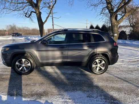 Used 2019 Jeep Cherokee Limited w/ Luxury Group image 3
