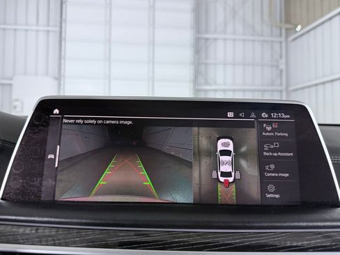 Used 2022 BMW 750i xDrive w/ Executive Package image 35