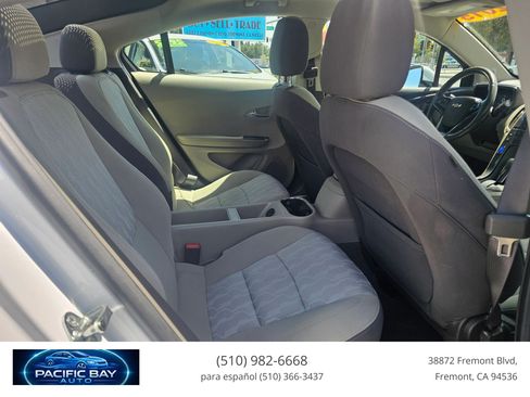 Used 2015 Chevrolet Volt w/ Enhanced Safety Package 1 FWD image 19