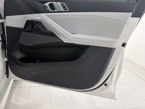 Certified 2024 BMW X6 xDrive40i w/ Executive Package image 18