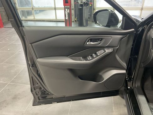 New 2026 Nissan Rogue SV w/ Cold Weather Package AWD/4WD image 25