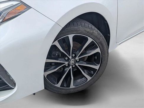 Used 2017 Toyota Corolla SE w/ Carpet Mat Package (TMS) FWD image 10
