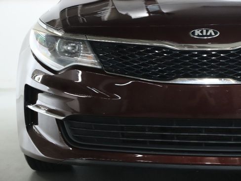 Used 2018 Kia Optima LX w/ Convenience Package image 6